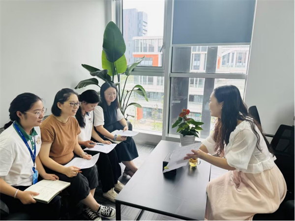 新员工访谈新闻稿20240812272
